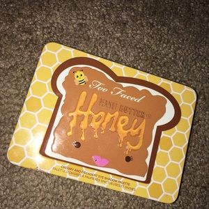 Two faced pallette honey